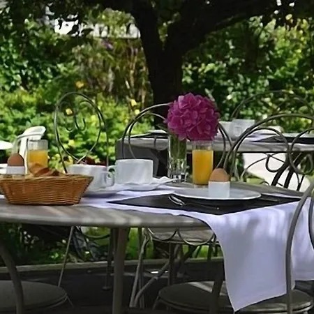 Отель Les Terrasses 3*