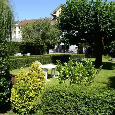 Отель Les Terrasses Анси